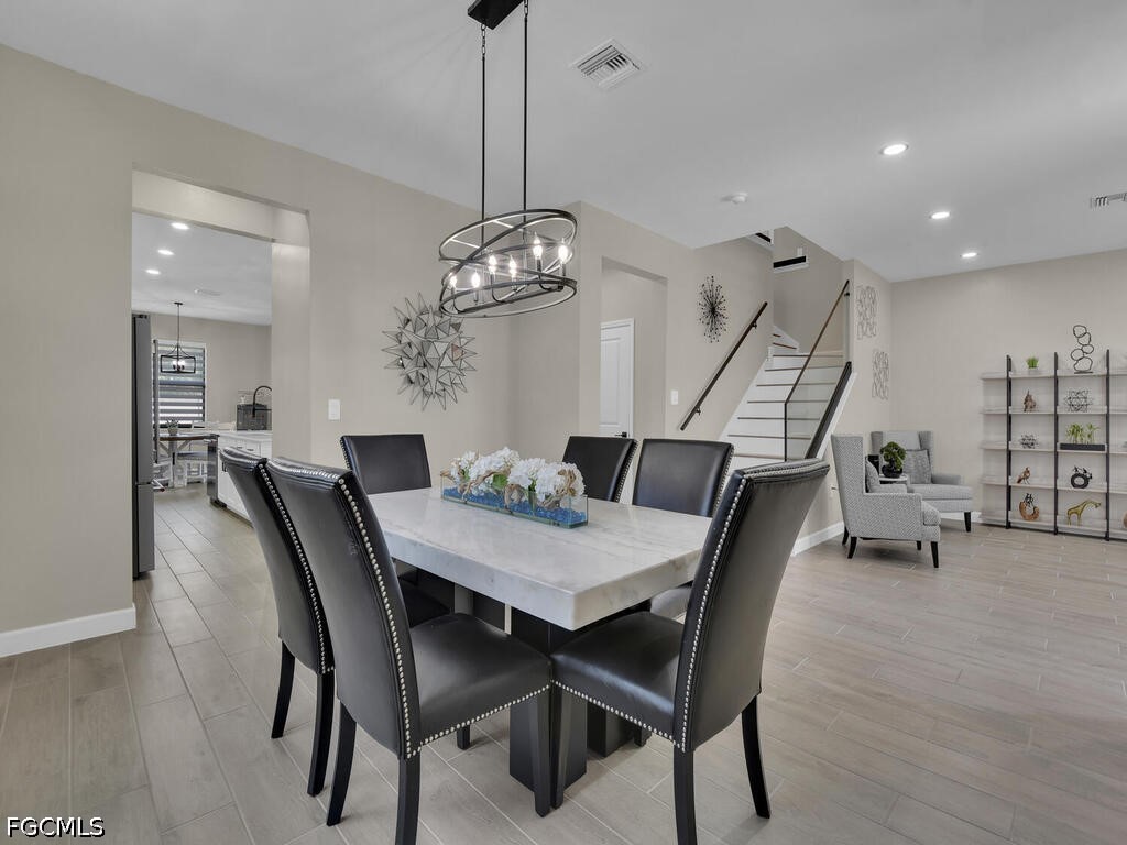 5 Bed SingleFamilyResidence for Sale in Timber Creek, photo 3