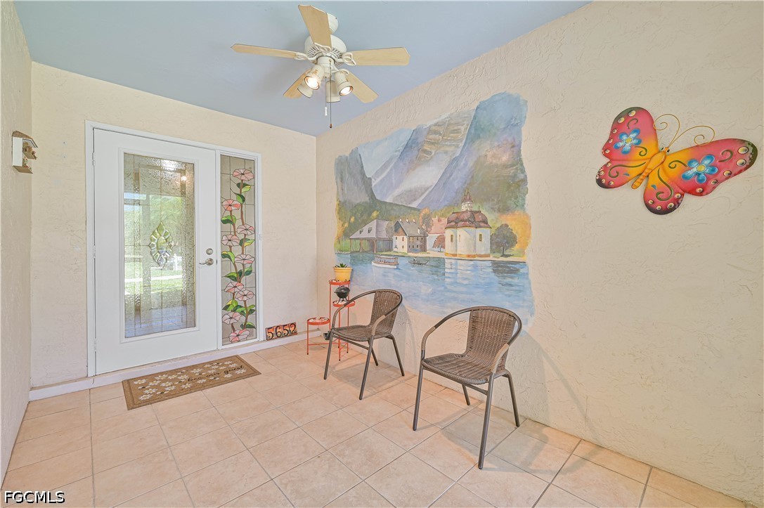 2 Bed Attached for Sale in Fort Myers, photo 3