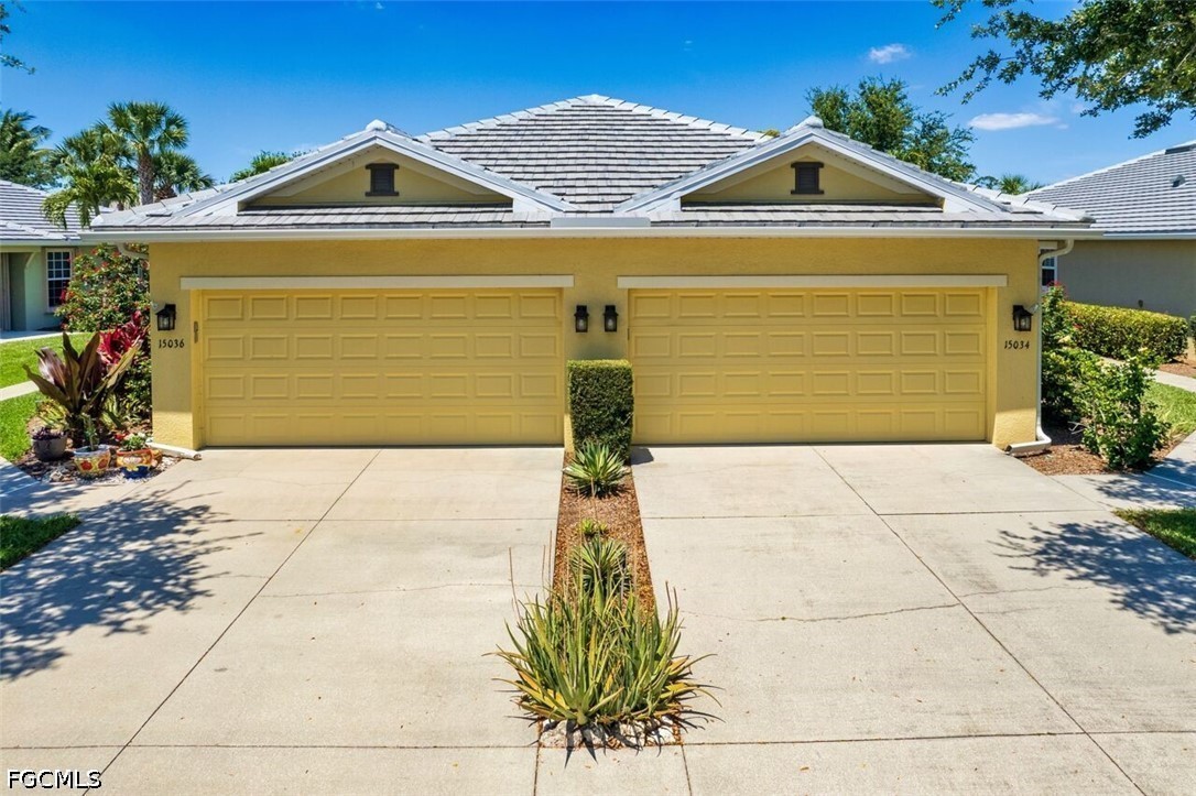 2 Bed Waterfront Home for Sale in Fort Myers, photo 3