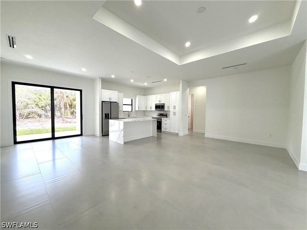 4 Bed SingleFamilyResidence for Sale in Naples, photo 3