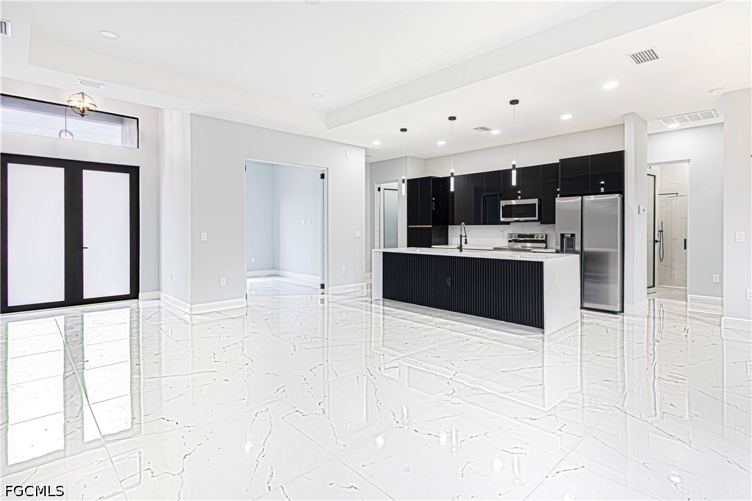 3 Bed SingleFamilyResidence for Sale in Lehigh Acres, photo 3