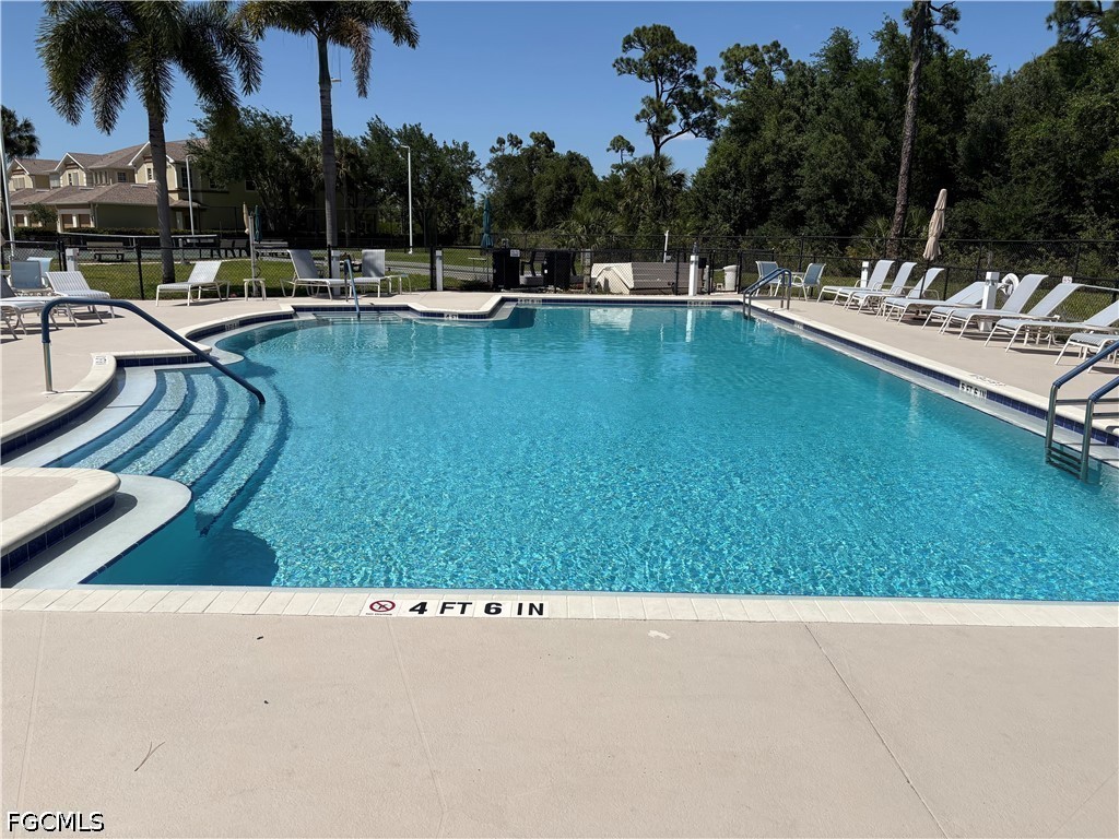 2 Bed Waterfront Home for Sale in Fort Myers, photo 3