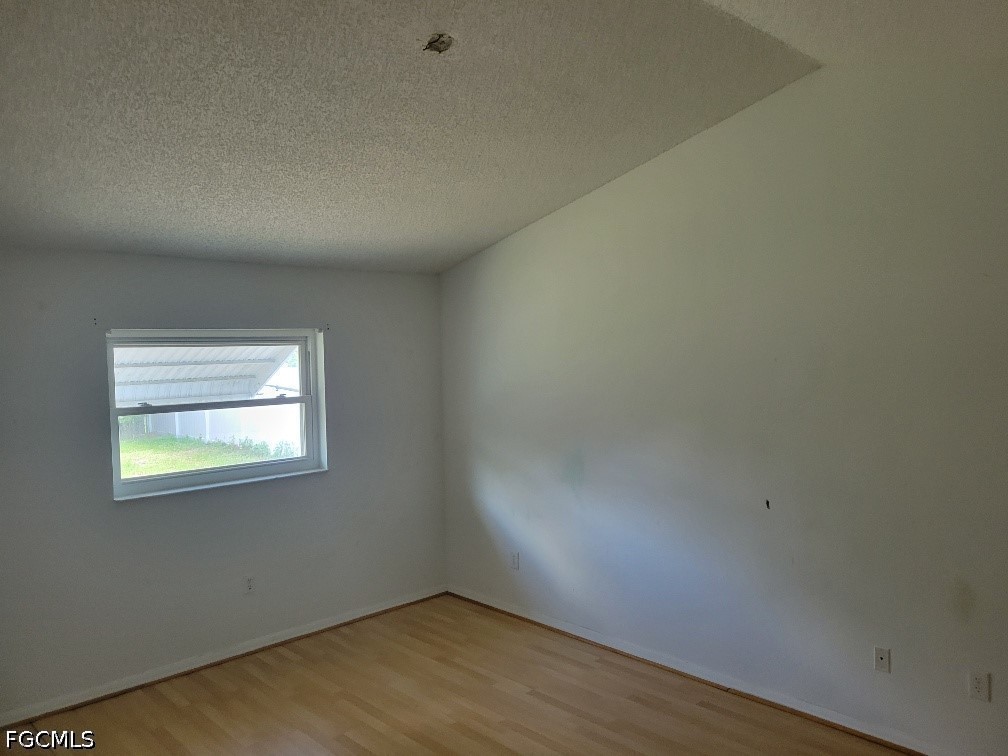 2 Bed Pool Home for Sale in Cape Coral, photo 3