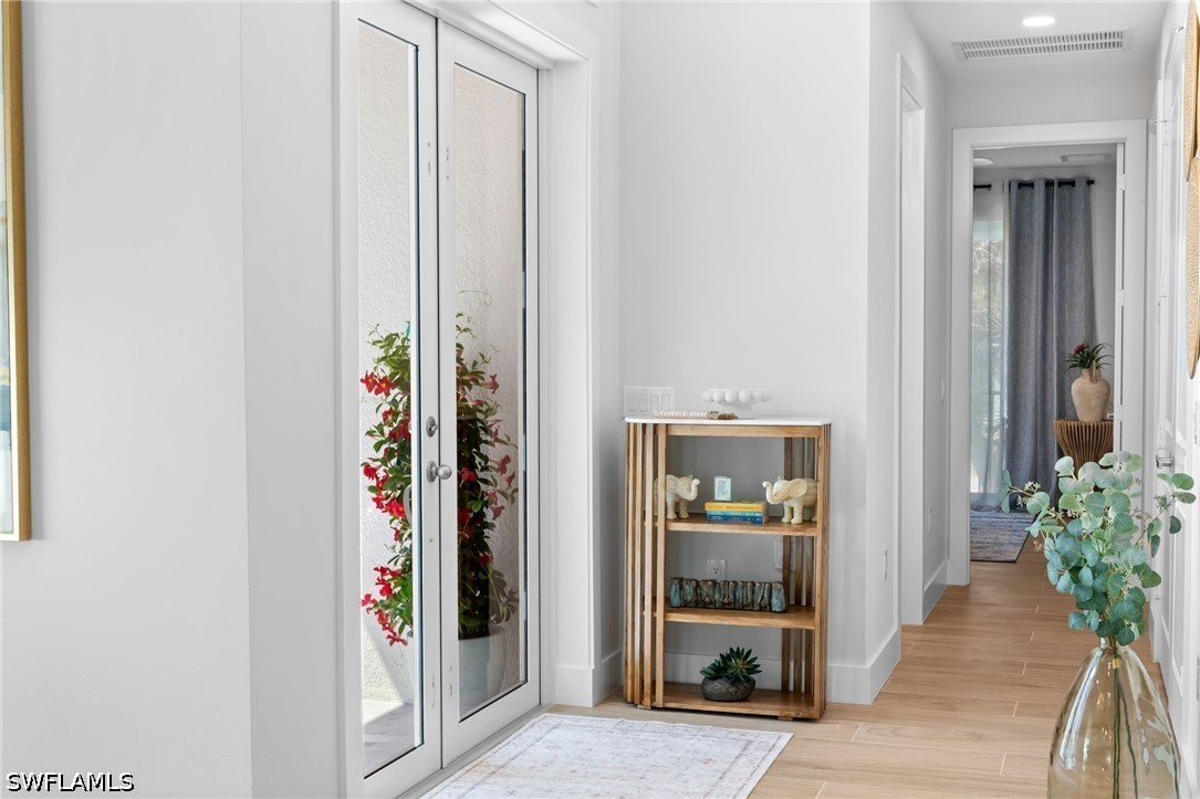4 Bed SingleFamilyResidence for Sale in Naples, photo 3
