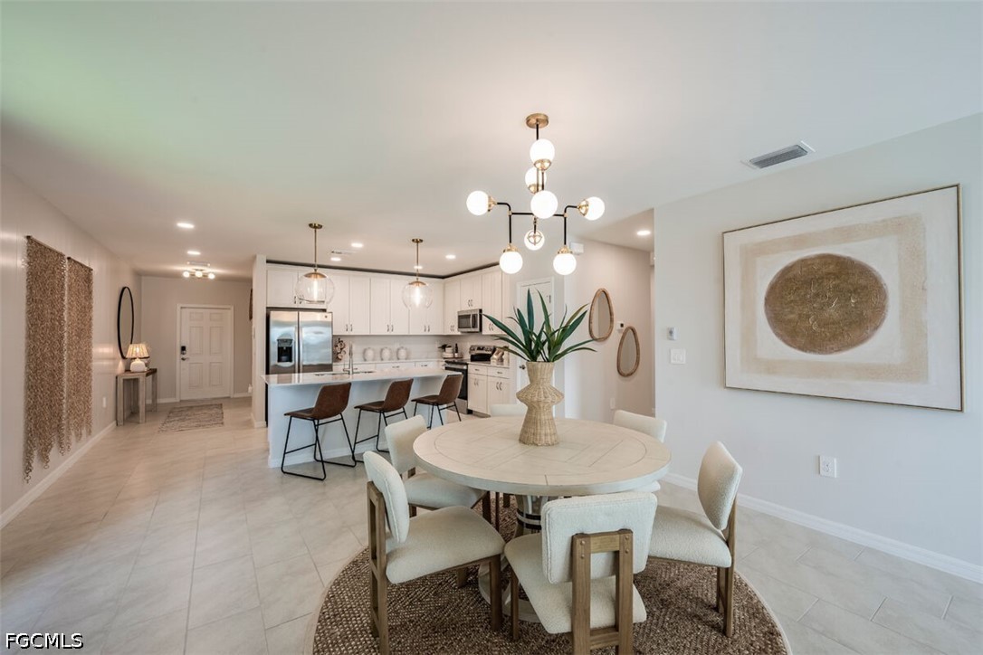 3 Bed SingleFamilyResidence for Sale in Whispering Lakes, photo 3