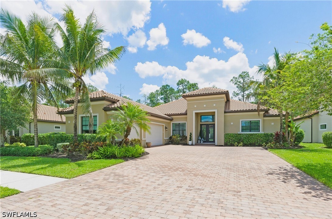 3 Bed Pool Home for Sale in Naples, photo 3