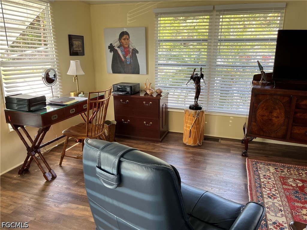 1 Bed ManufacturedHome for Sale in Naples, photo 3