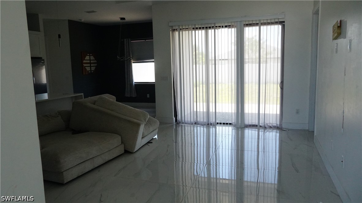 4 Bed SingleFamilyResidence for Sale in Cape Coral, photo 3