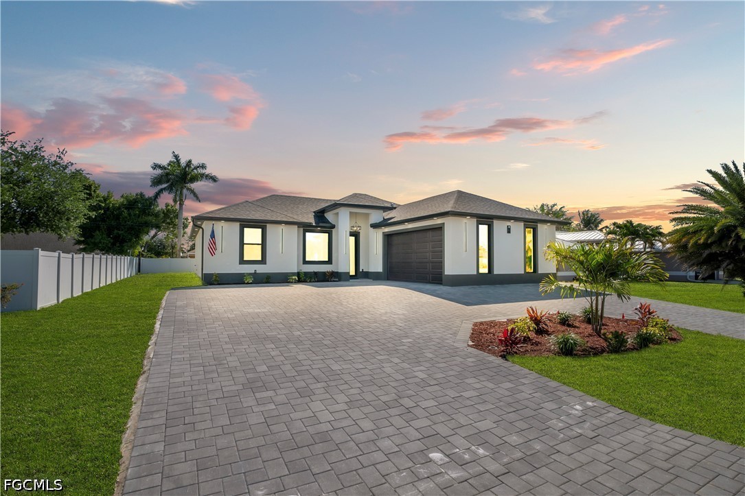 3 Bed SingleFamilyResidence for Sale in Cape Coral, photo 3
