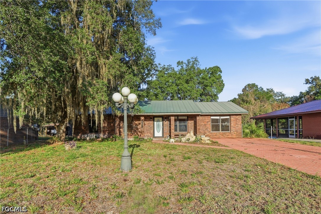 3 Bed SingleFamilyResidence for Sale in Labelle, photo 3