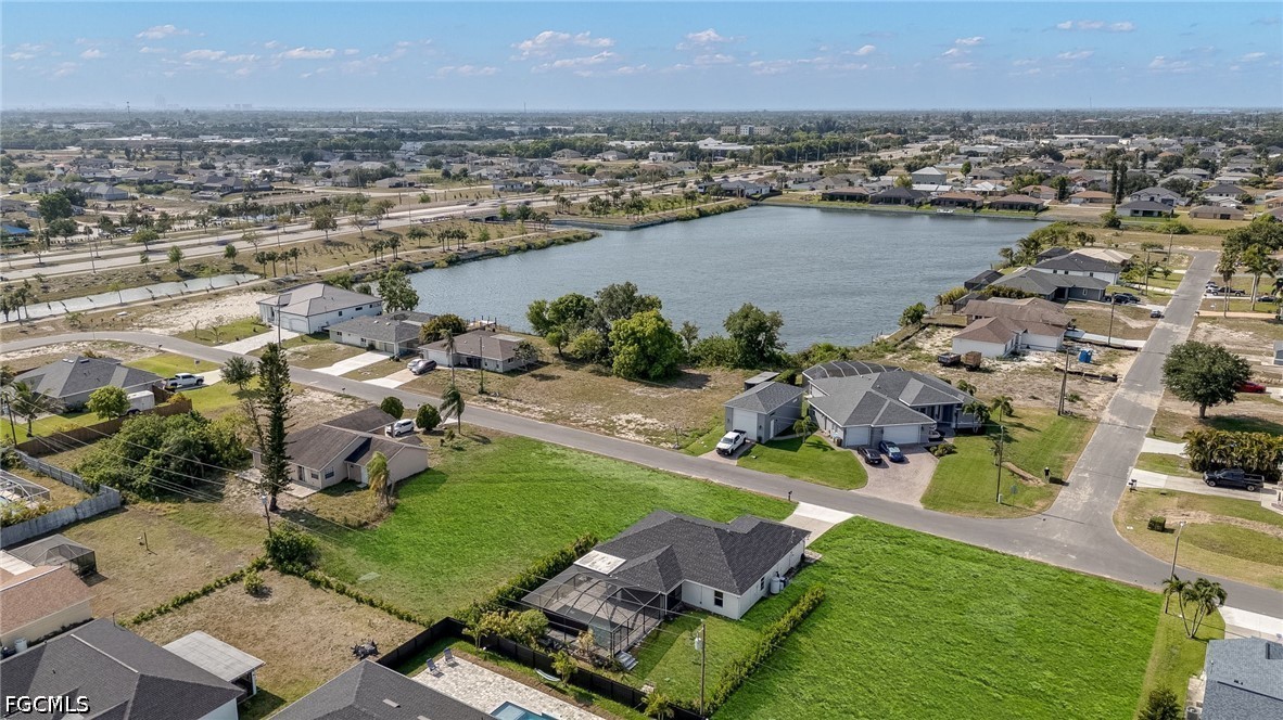 3 Bed Pool Home for Sale in Cape Coral, photo 3