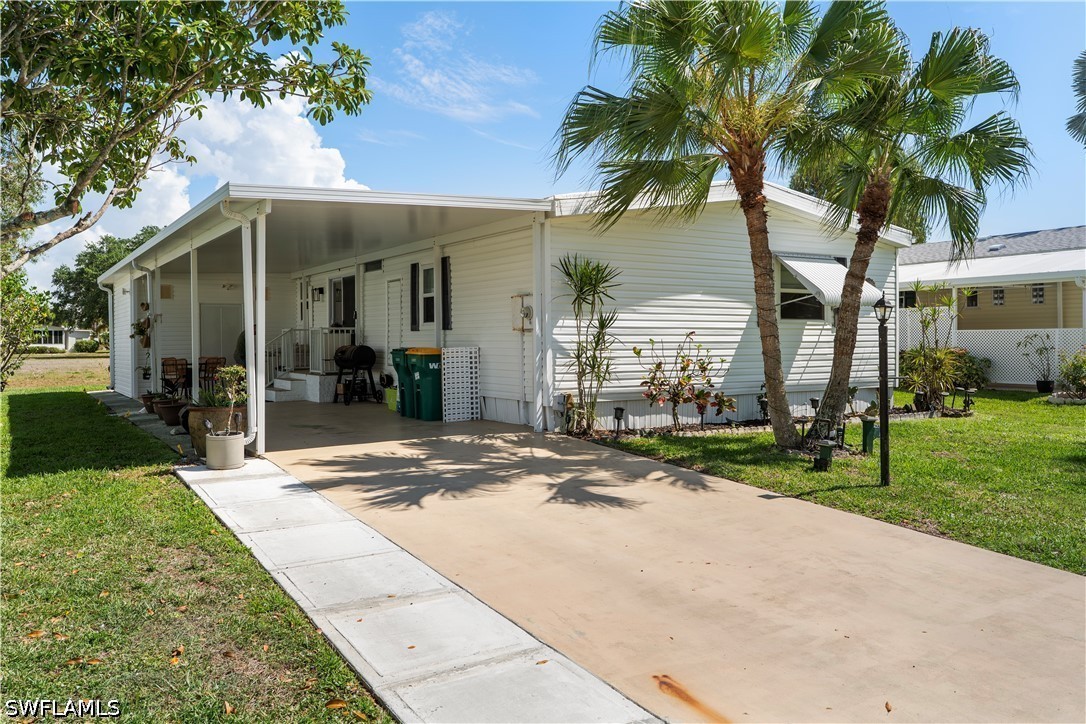 2 Bed ManufacturedHome for Sale in Naples, photo 3