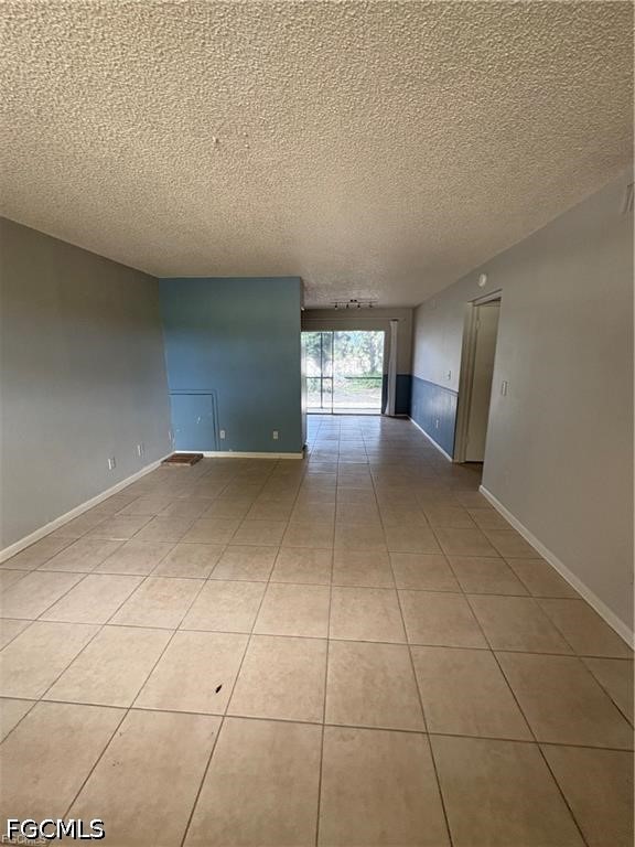 2 Bed Condominium for Sale in Fort Myers, photo 3