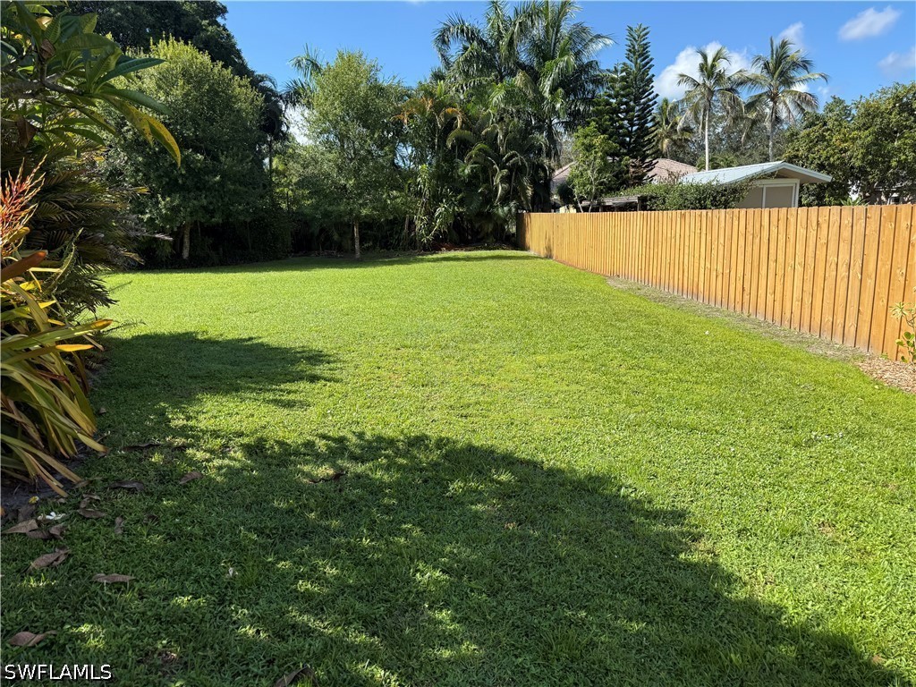 3 Bed SingleFamilyResidence for Sale in Naples, photo 3