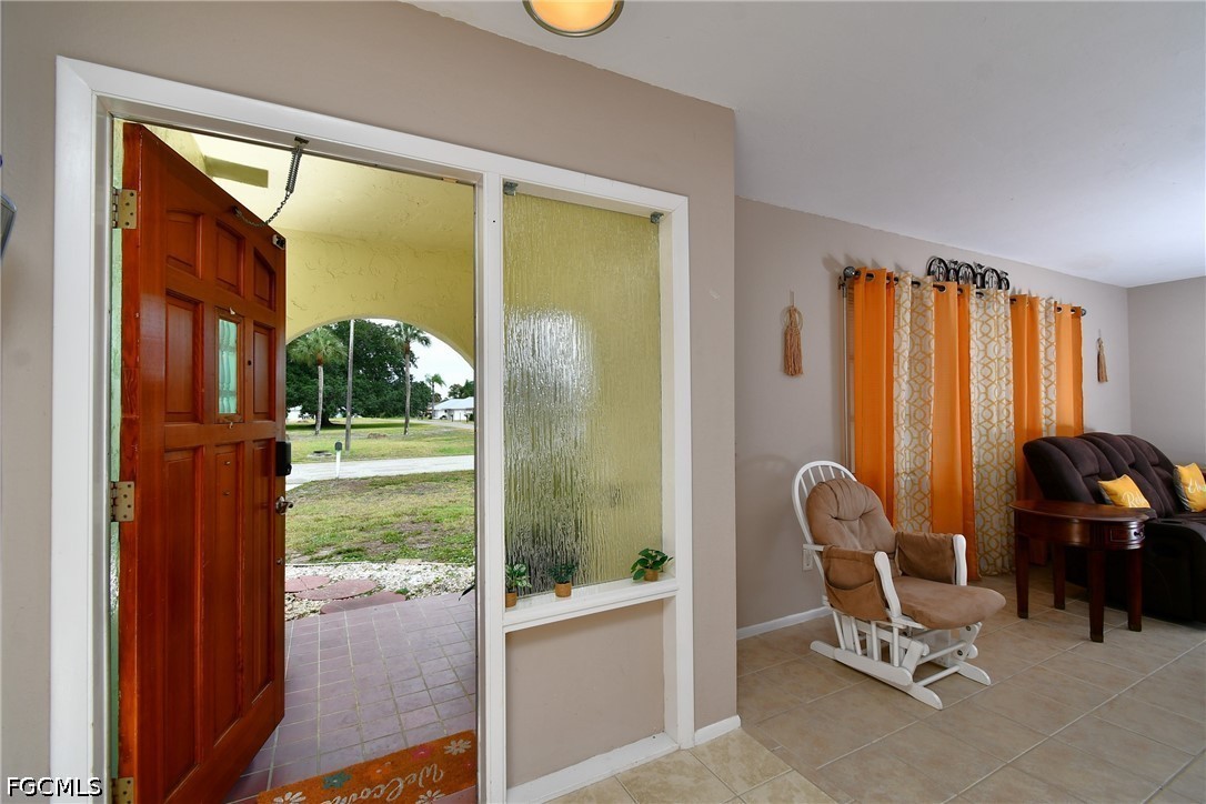 4 Bed SingleFamilyResidence for Sale in Lehigh Acres, photo 3