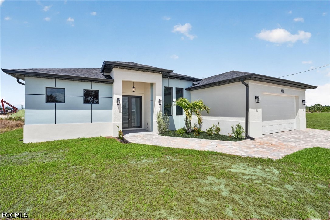 3 Bed Waterfront Home for Sale in Cape Coral, photo 3