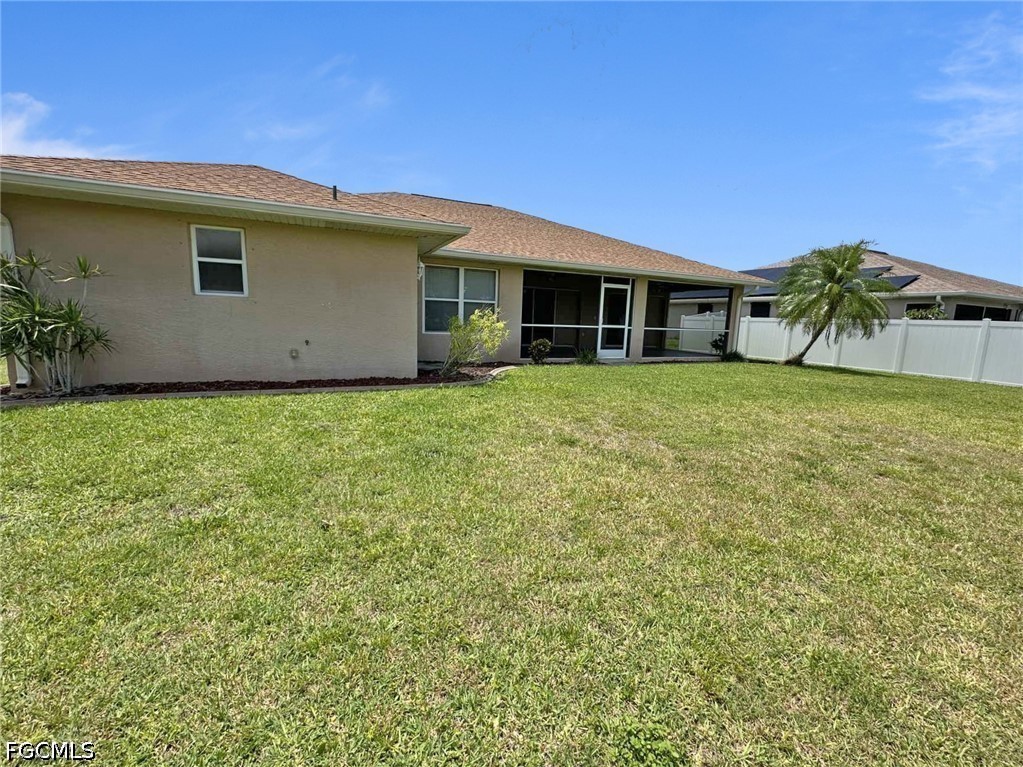 3 Bed SingleFamilyResidence for Sale in Cape Coral, photo 3