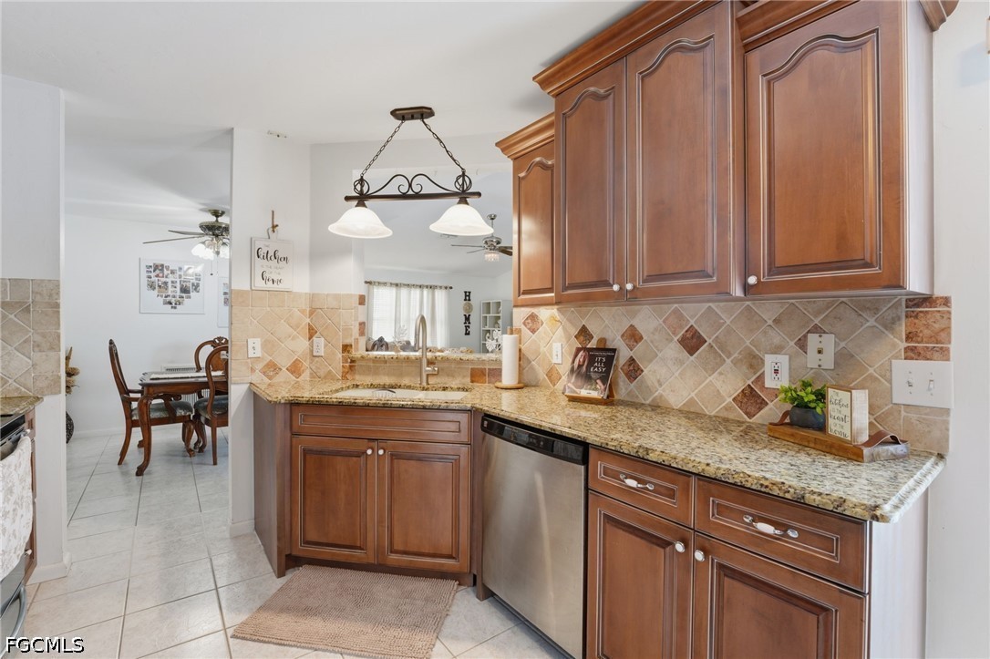 3 Bed Pool Home for Sale in Cape Coral, photo 3