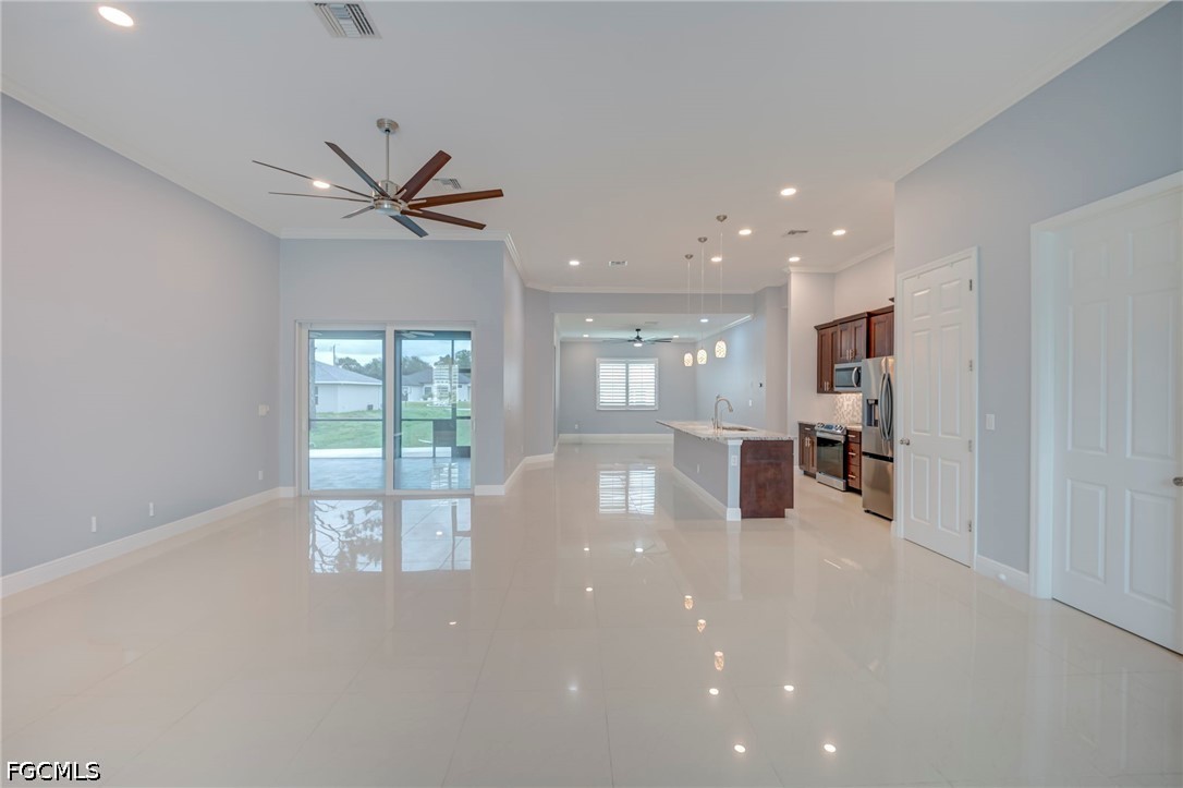 4 Bed SingleFamilyResidence for Sale in Lehigh Acres, photo 3