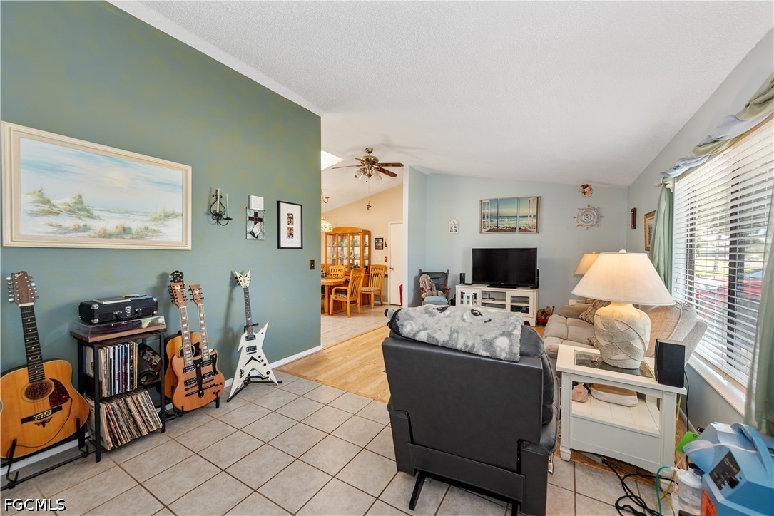 2 Bed Pool Home for Sale in Cape Coral, photo 3