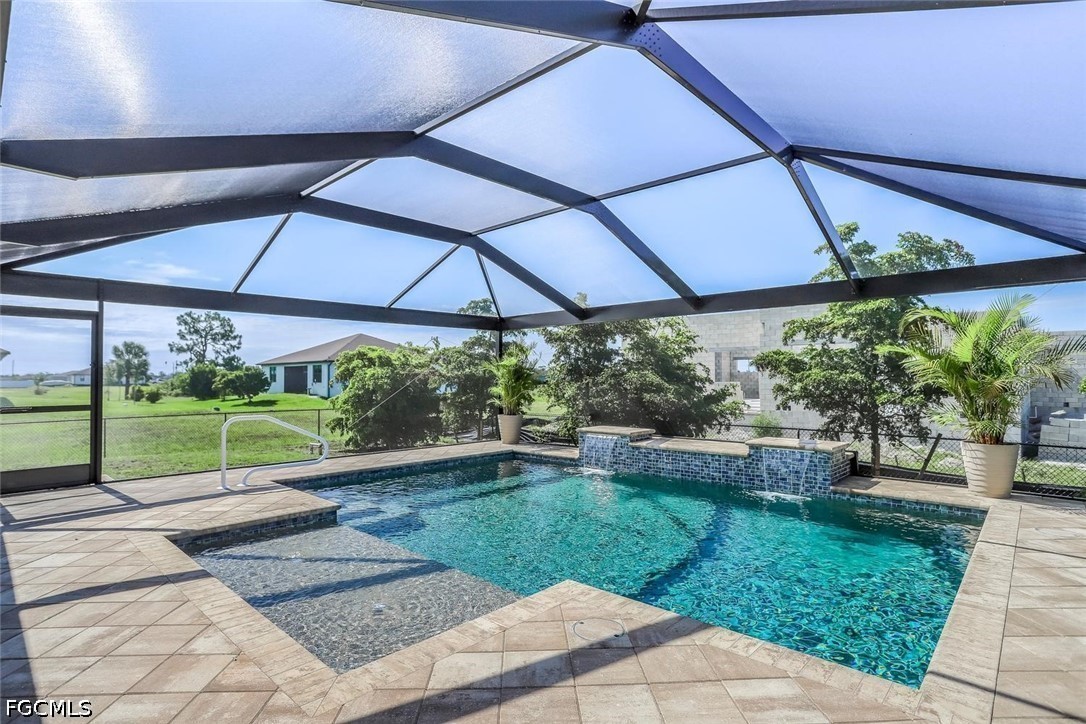 3 Bed Pool Home for Sale in Cape Coral, photo 3