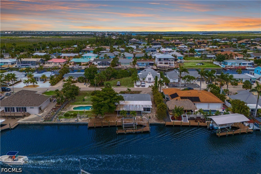2 Bed Pool Home for Sale in Matlacha Isles, photo 3