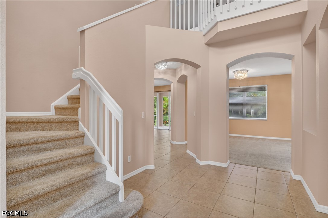4 Bed SingleFamilyResidence for Sale in Fort Myers, photo 3