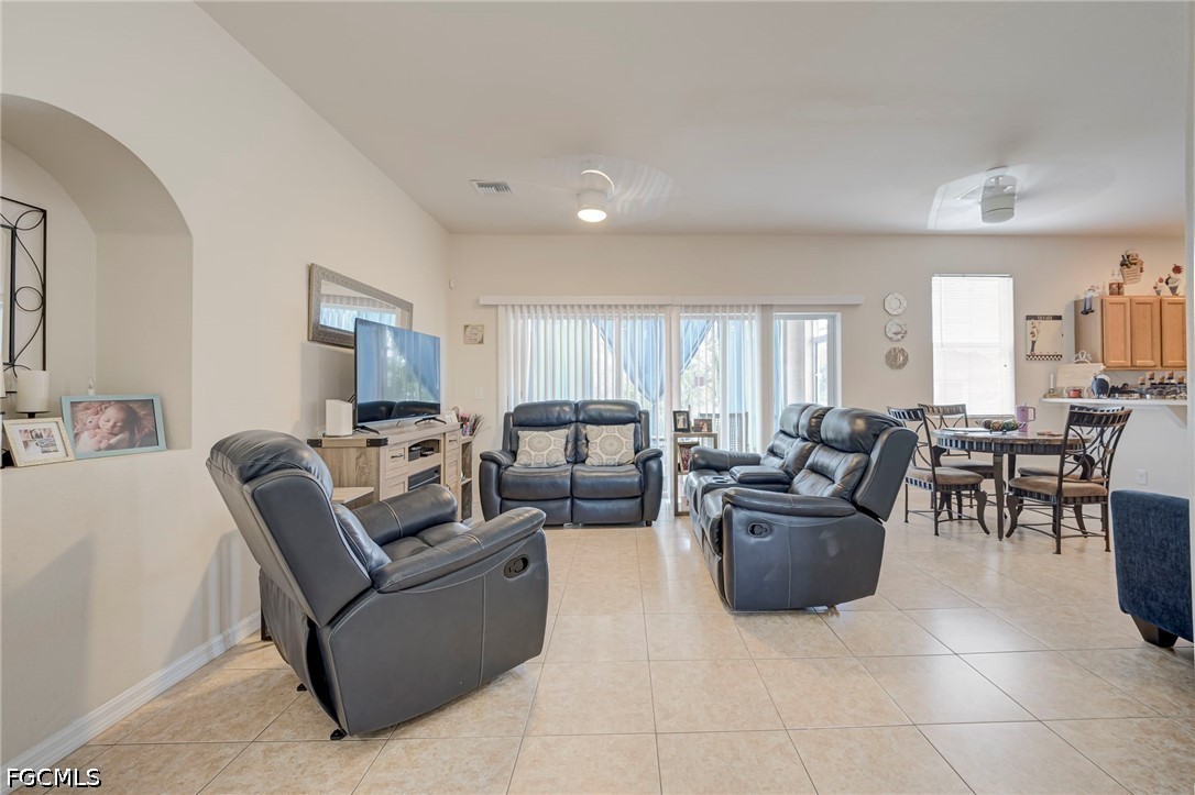 4 Bed SingleFamilyResidence for Sale in Lehigh Acres, photo 3