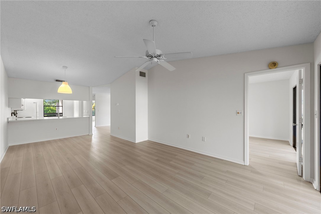 2 Bed Condominium for Sale in Fort Myers, photo 3