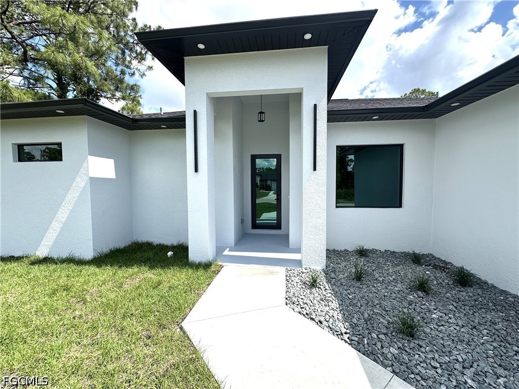 3 Bed SingleFamilyResidence for Sale in Lehigh Acres, photo 3