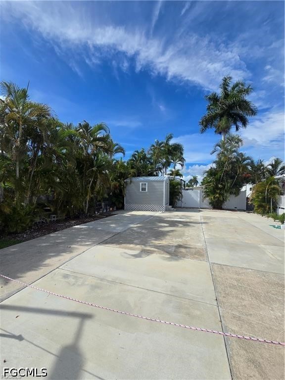 Waterfront Home for Sale in Fort Myers, photo 3