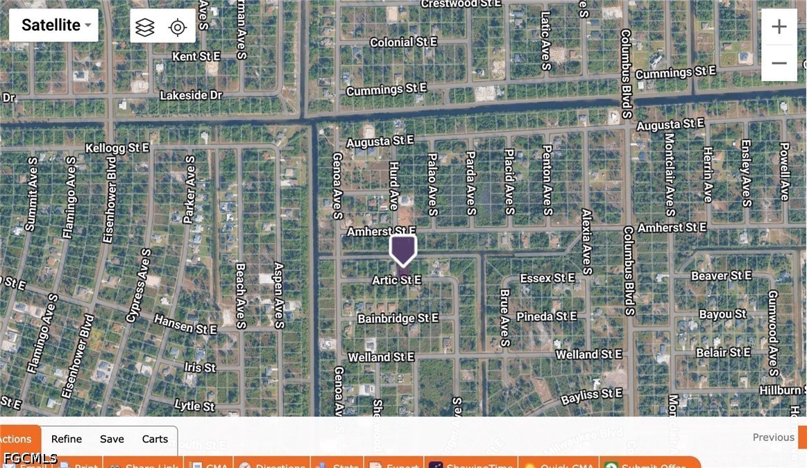 Waterfront Home for Sale in Lehigh Acres, photo 3
