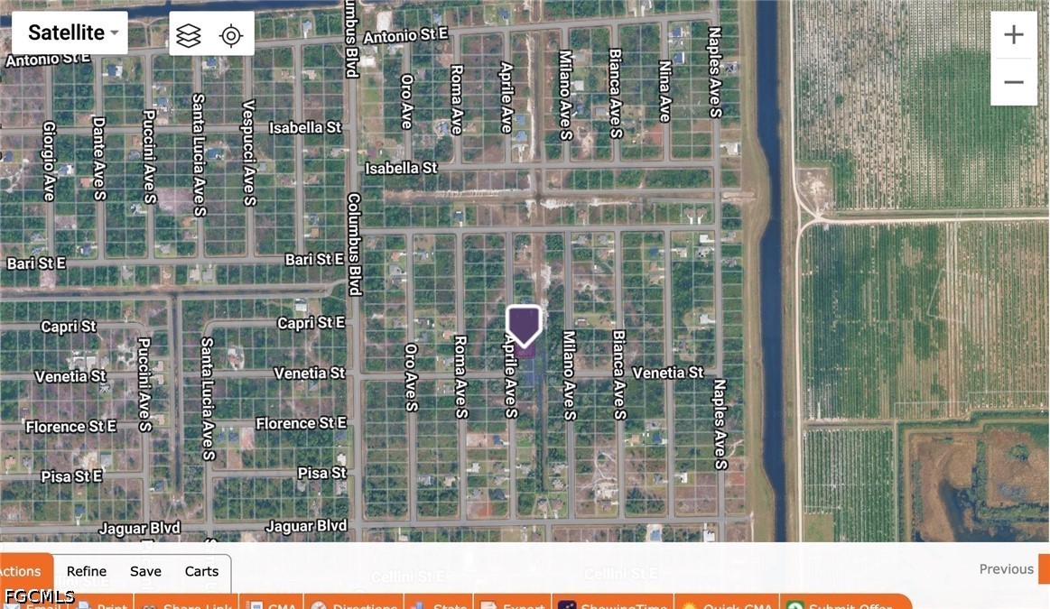 Waterfront Home for Sale in Lehigh Acres, photo 3
