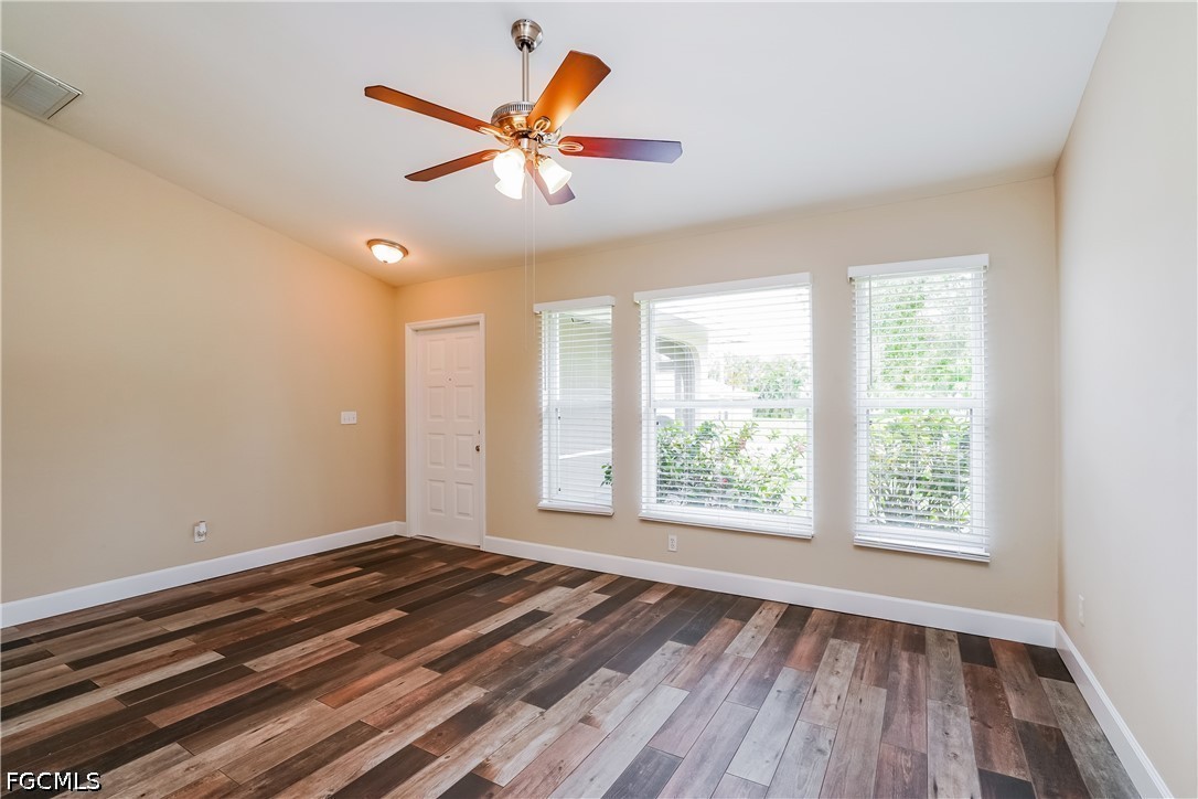 3 Bed SingleFamilyResidence for Sale in Cape Coral, photo 3