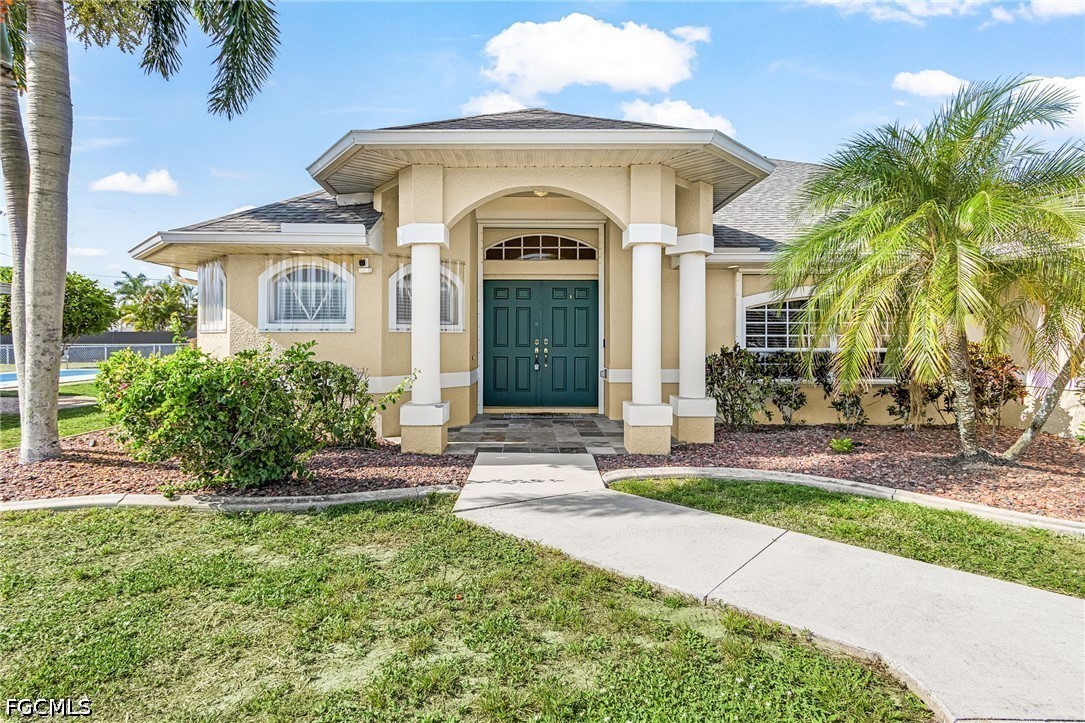 3 Bed Pool Home for Sale in Cape Coral, photo 3