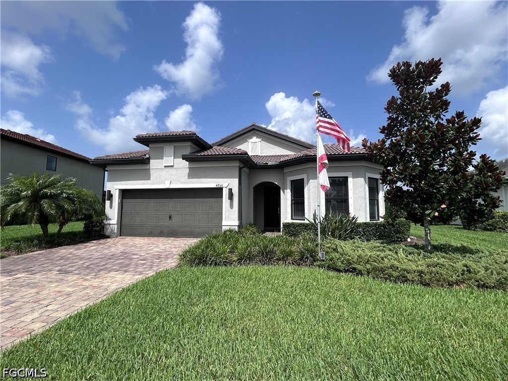 3 Bed Waterfront Home for Sale in Avalon Park, photo 3