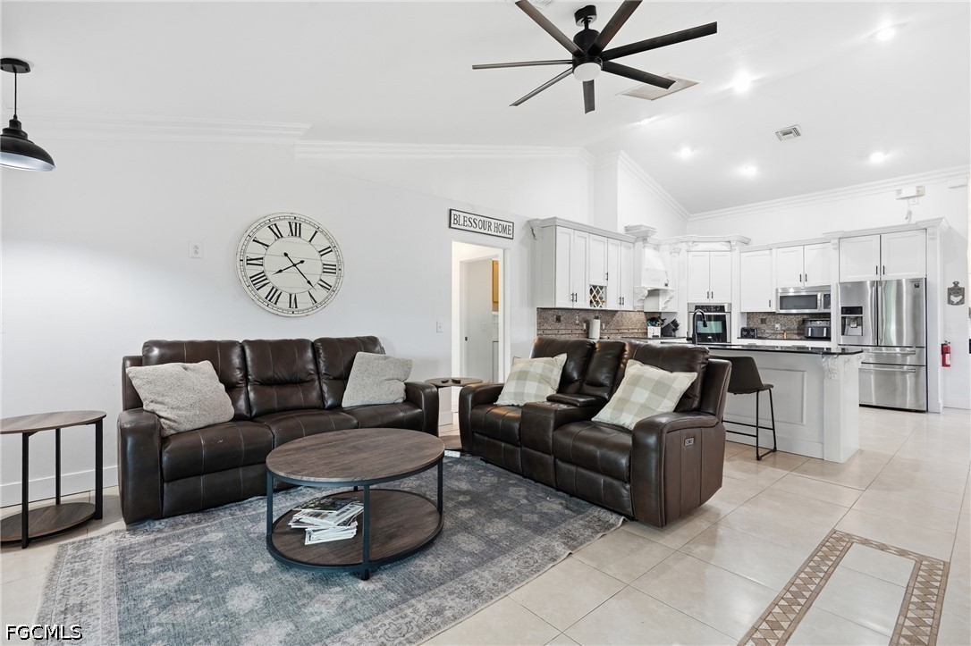 3 Bed Pool Home for Sale in Cape Coral, photo 3