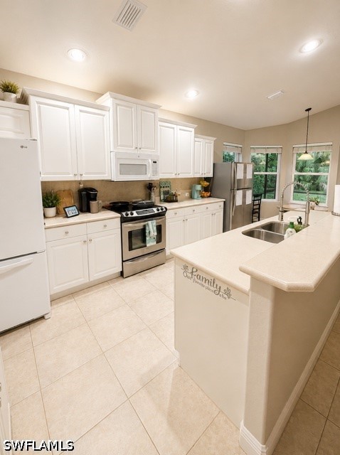 2 Bed Waterfront Home for Sale in Estero, photo 3