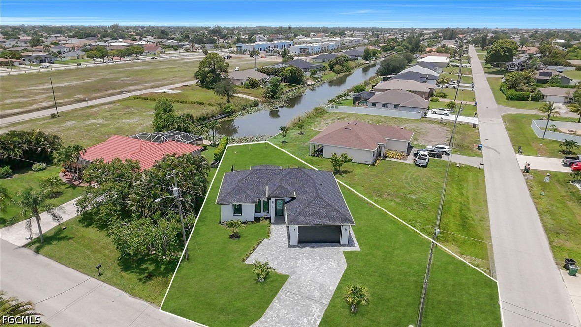 3 Bed Pool Home for Sale in Cape Coral, photo 3