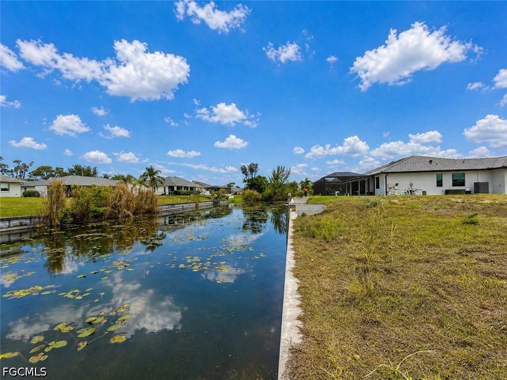 Waterfront Home for Sale in Cape Coral, photo 3