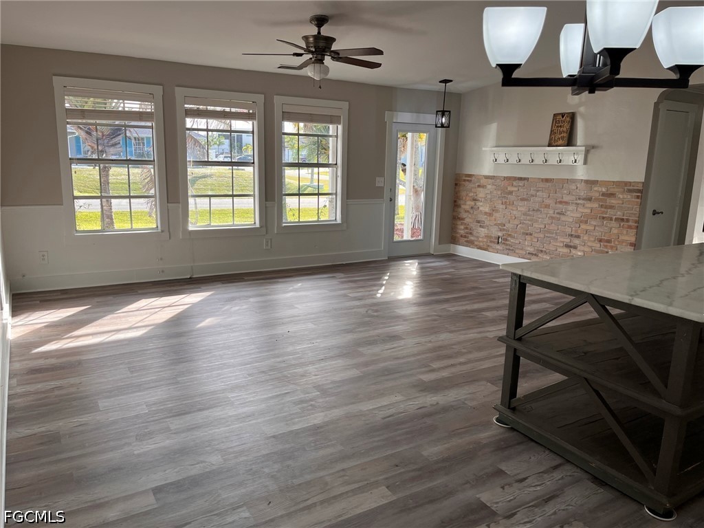3 Bed SingleFamilyResidence for Sale in Cape Coral, photo 3