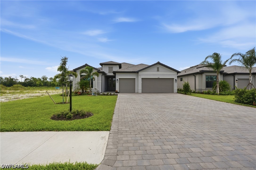 3 Bed SingleFamilyResidence for Sale in Estero, photo 3
