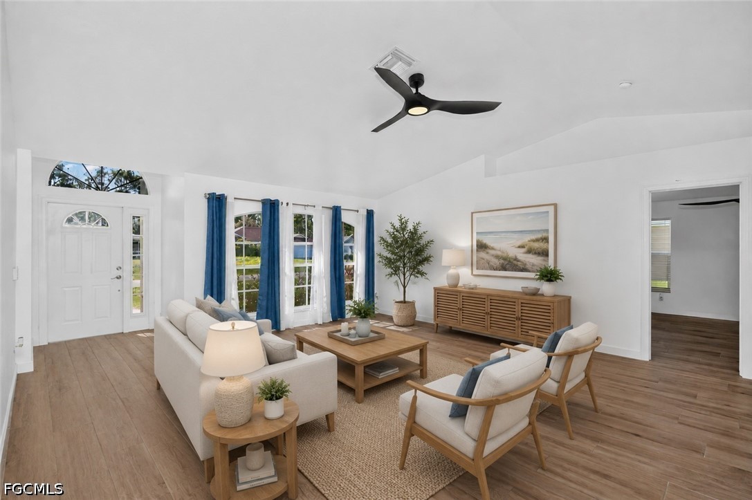 3 Bed Pool Home for Sale in Cape Coral, photo 3