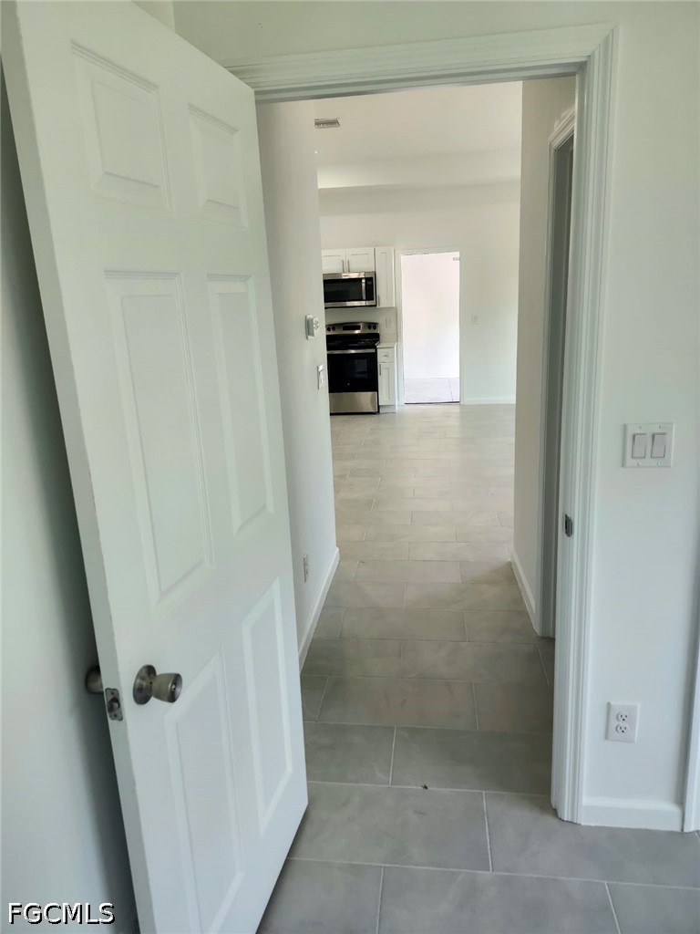 1 Bed SingleFamilyResidence for Sale in Lehigh Acres, photo 3