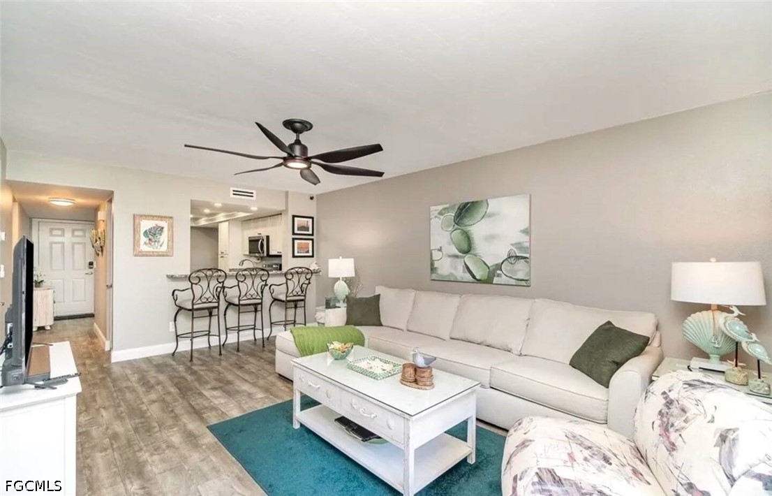 2 Bed Condominium for Sale in Cape Coral, photo 3