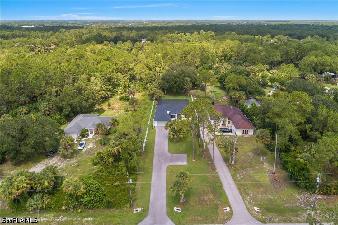 3 Bed Pool Home for Sale in Naples, photo 3