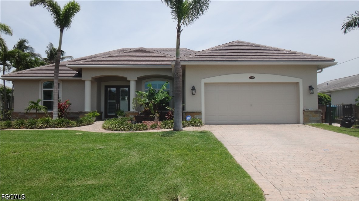 3 Bed Pool Home for Sale in Cape Coral, photo 3