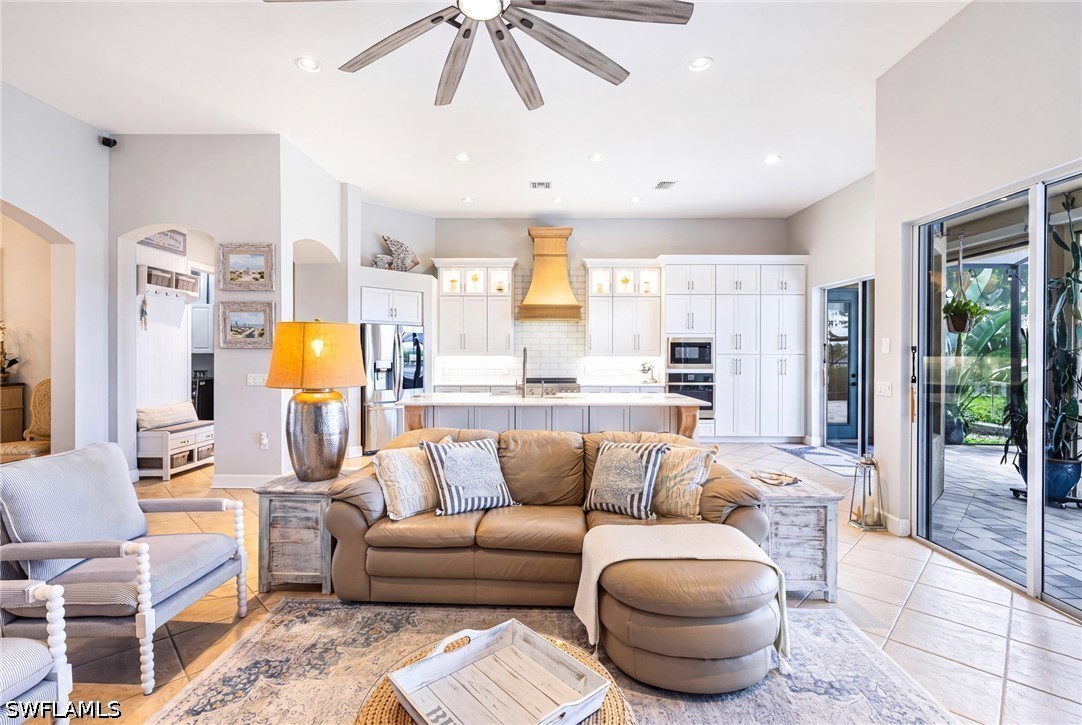4 Bed Waterfront Home for Sale in Aster Place, photo 3