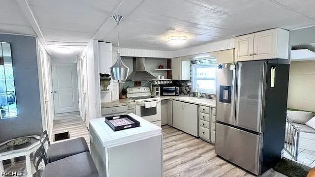 2 Bed Waterfront Home for Sale in Old Bridge Village, photo 3