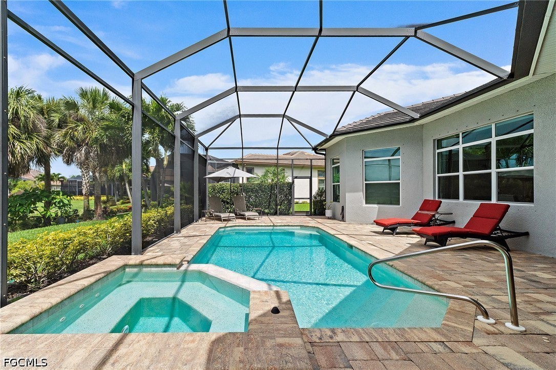4 Bed Pool Home for Sale in Torrey Pines, photo 3